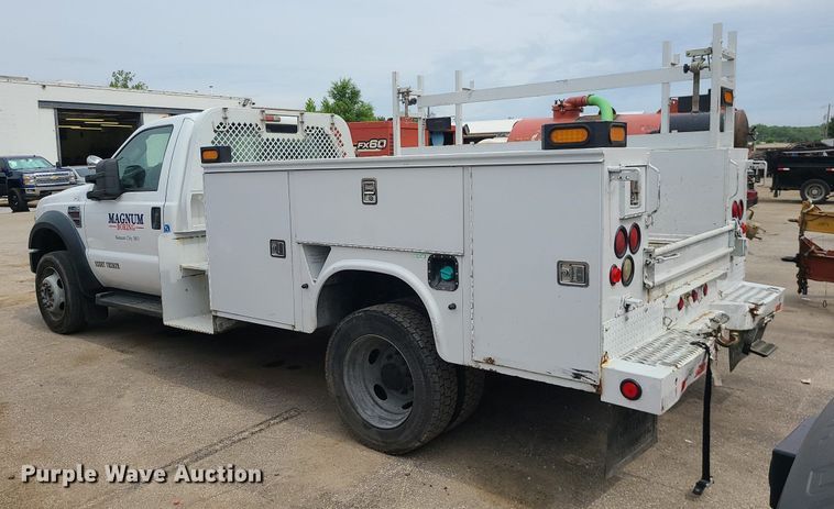 image for item MO9964 2010 Ford F550 Super Duty  utility / service truck