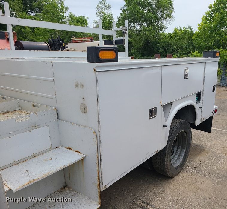 image for item MO9964 2010 Ford F550 Super Duty  utility / service truck