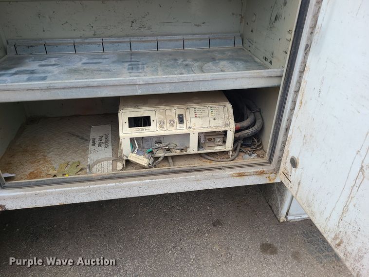 image for item MO9964 2010 Ford F550 Super Duty  utility / service truck