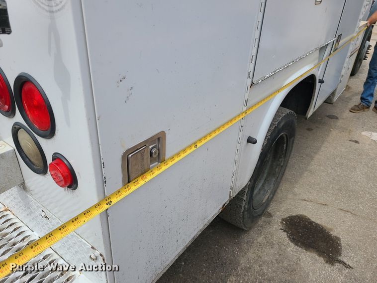 image for item MO9964 2010 Ford F550 Super Duty  utility / service truck