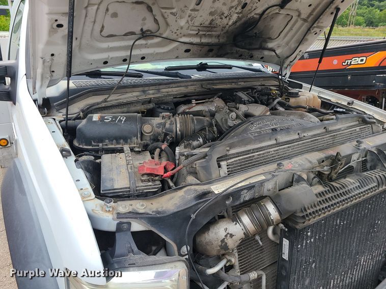 image for item MO9964 2010 Ford F550 Super Duty  utility / service truck