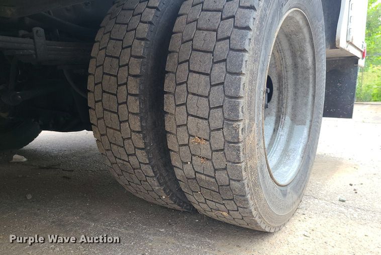 image for item MO9964 2010 Ford F550 Super Duty  utility / service truck