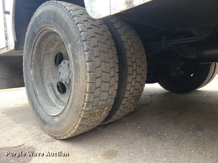 image for item MO9964 2010 Ford F550 Super Duty  utility / service truck