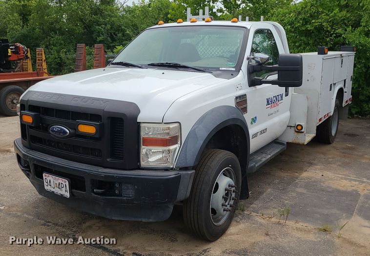 image for item MO9965 2010 Ford F550 Super Duty  utility / service truck