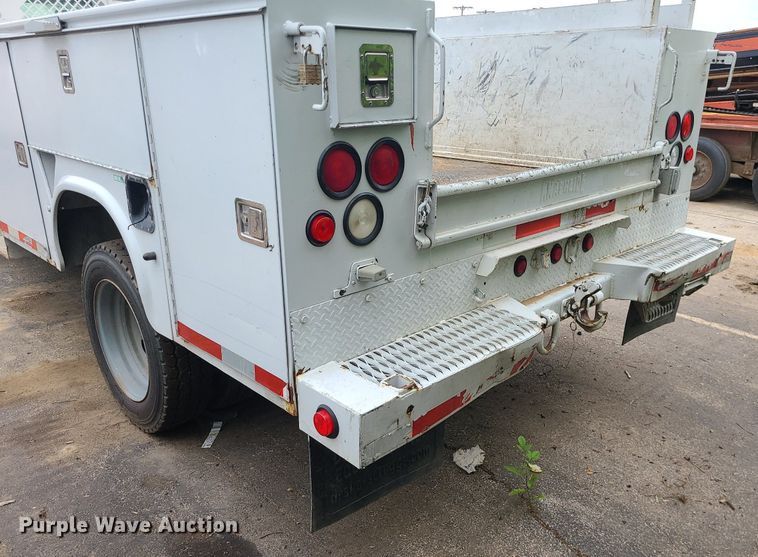 image for item MO9965 2010 Ford F550 Super Duty  utility / service truck