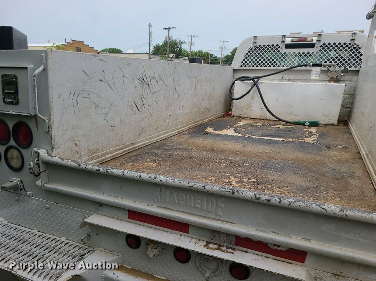 image for item MO9965 2010 Ford F550 Super Duty  utility / service truck