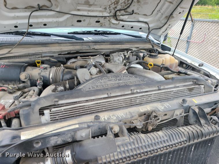 image for item MO9965 2010 Ford F550 Super Duty  utility / service truck