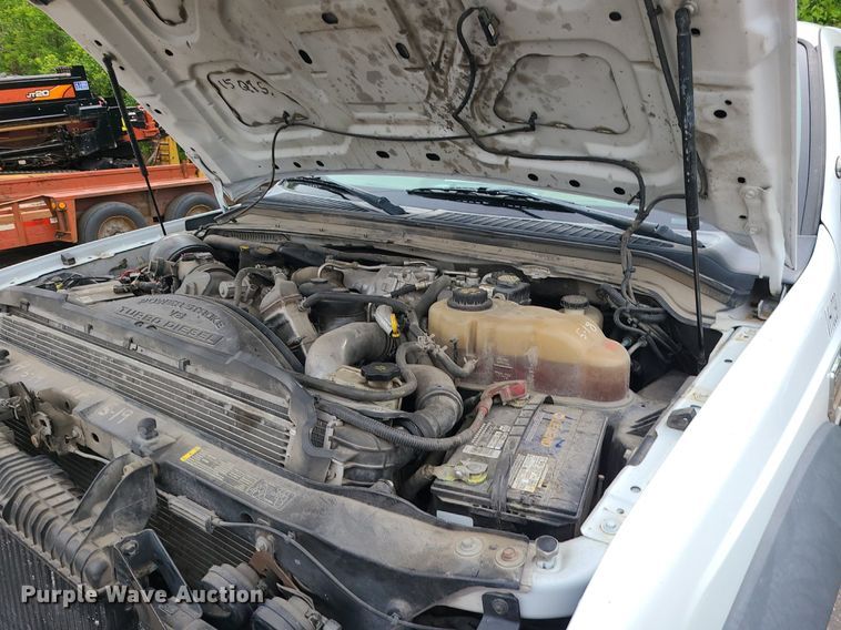 image for item MO9965 2010 Ford F550 Super Duty  utility / service truck