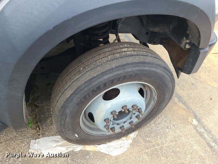 image for item MO9965 2010 Ford F550 Super Duty  utility / service truck