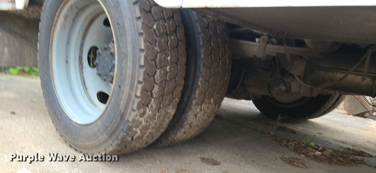 image for item MO9965 2010 Ford F550 Super Duty  utility / service truck