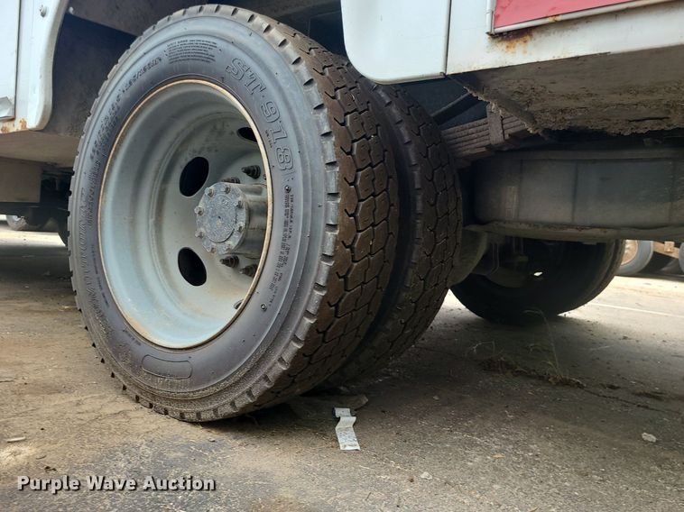 image for item MO9965 2010 Ford F550 Super Duty  utility / service truck