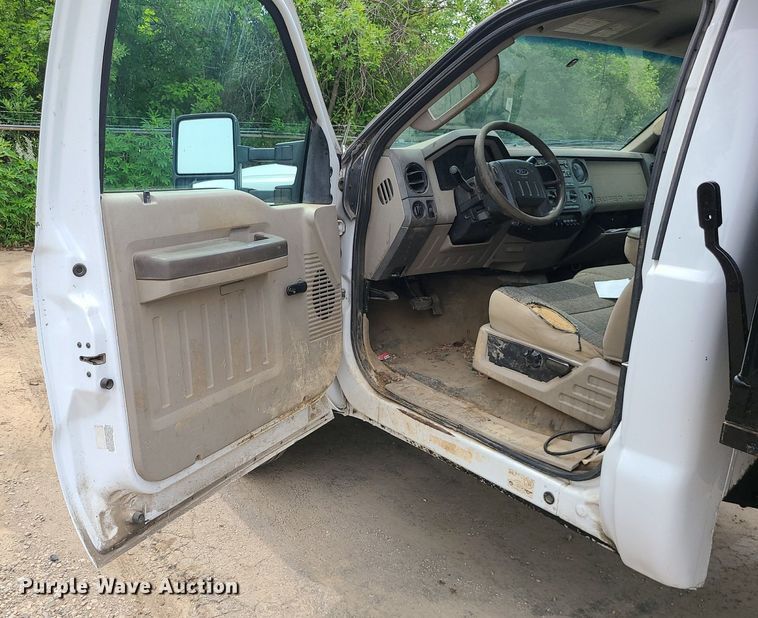 image for item MO9966 2008 Ford F550 Super Duty  dump truck