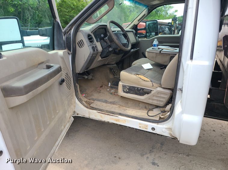 image for item MO9966 2008 Ford F550 Super Duty  dump truck