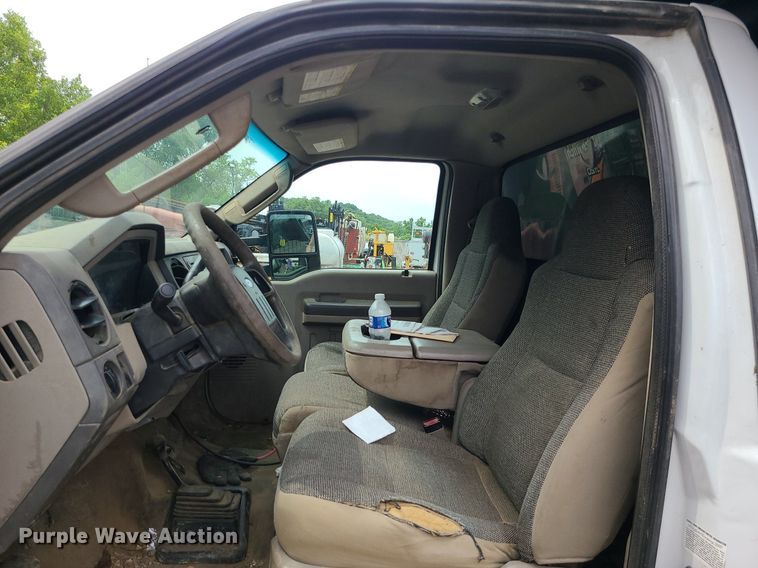 image for item MO9966 2008 Ford F550 Super Duty  dump truck