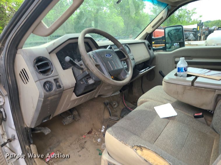 image for item MO9966 2008 Ford F550 Super Duty  dump truck