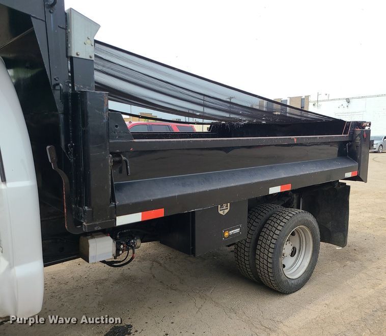 image for item MO9966 2008 Ford F550 Super Duty  dump truck