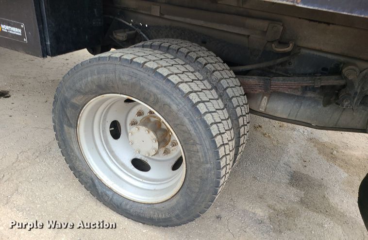 image for item MO9966 2008 Ford F550 Super Duty  dump truck