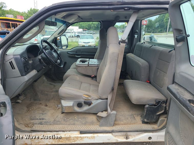 image for item MO9967 2007 Ford F250 Super Duty  SuperCab utility bed pickup truck