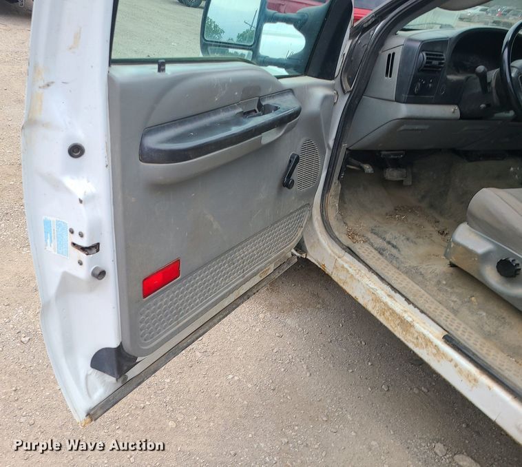 image for item MO9967 2007 Ford F250 Super Duty  SuperCab utility bed pickup truck