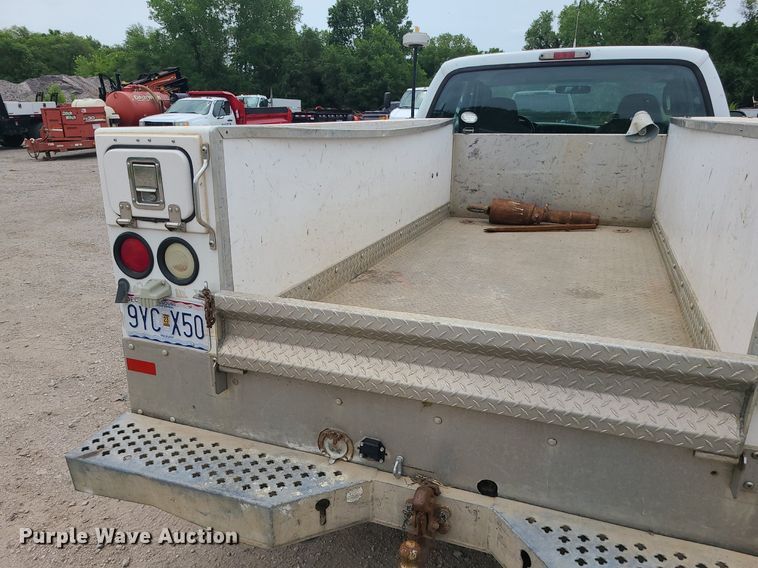 image for item MO9967 2007 Ford F250 Super Duty  SuperCab utility bed pickup truck