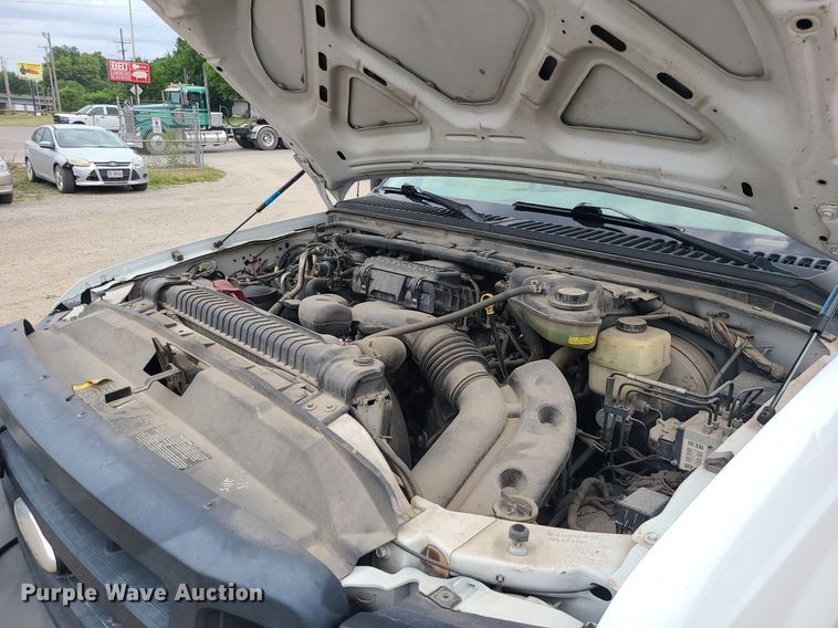 image for item MO9967 2007 Ford F250 Super Duty  SuperCab utility bed pickup truck