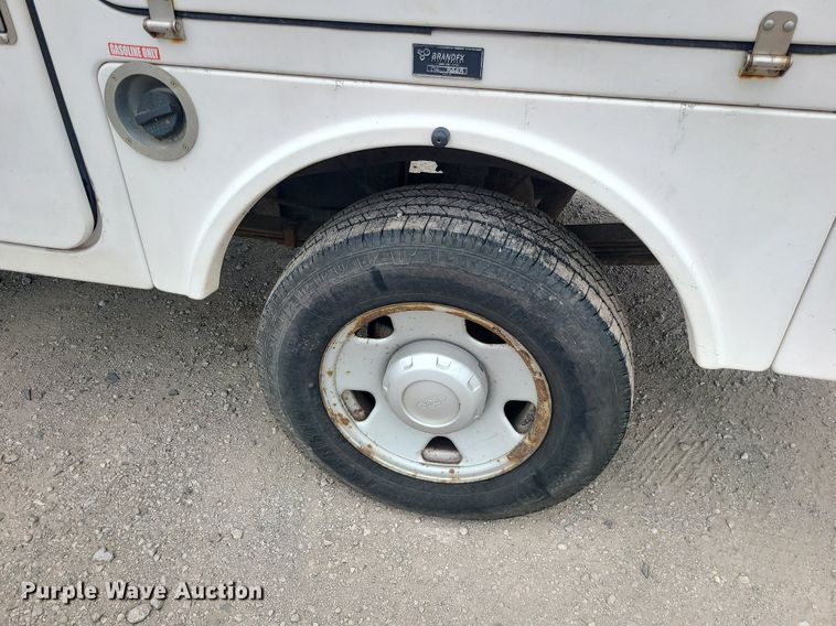 image for item MO9967 2007 Ford F250 Super Duty  SuperCab utility bed pickup truck