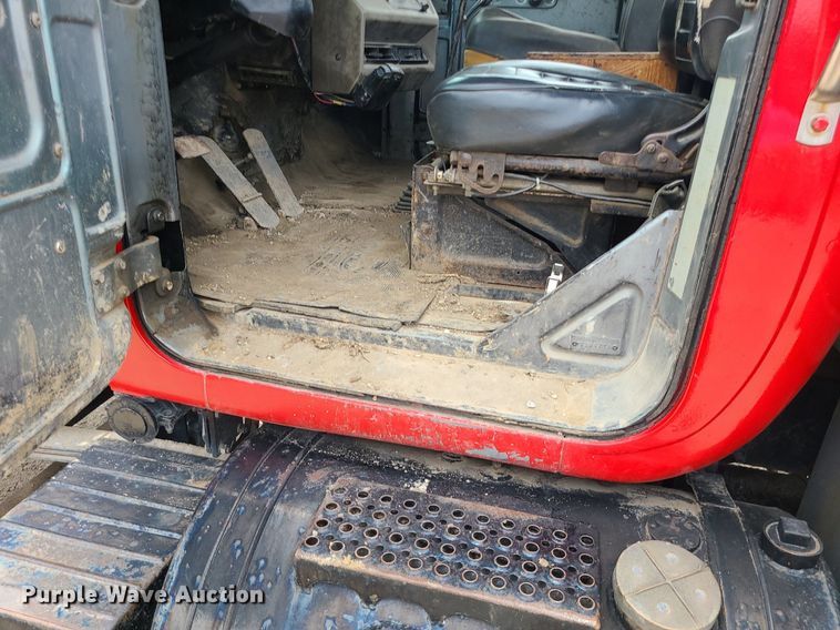 image for item MO9968 1988 Mack R690T  flatbed truck