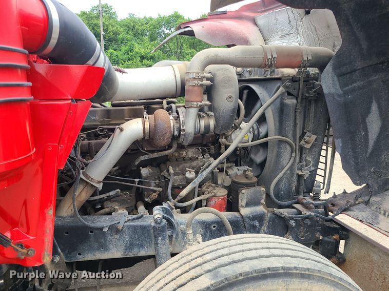 image for item MO9968 1988 Mack R690T  flatbed truck