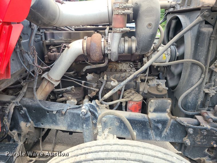 image for item MO9968 1988 Mack R690T  flatbed truck