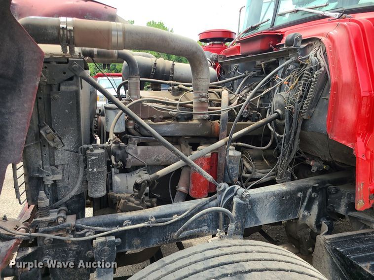 image for item MO9968 1988 Mack R690T  flatbed truck