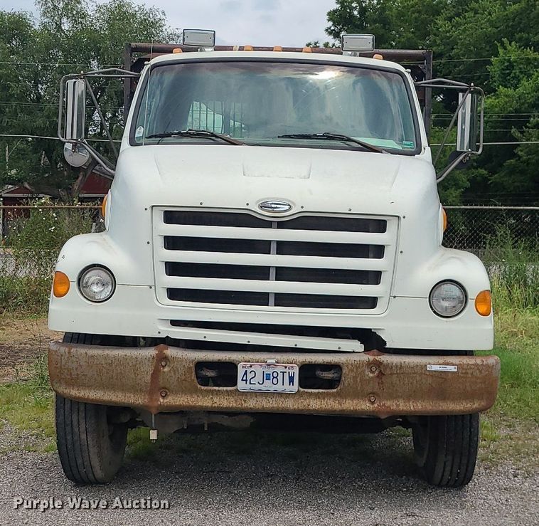 image for item MO9969 1999 Sterling L-Line  dump truck