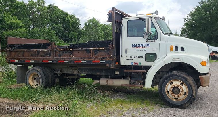 image for item MO9969 1999 Sterling L-Line  dump truck