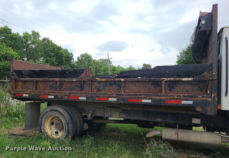 image for item MO9969 1999 Sterling L-Line  dump truck