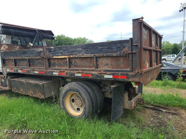 image for item MO9969 1999 Sterling L-Line  dump truck