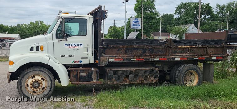 image for item MO9969 1999 Sterling L-Line  dump truck