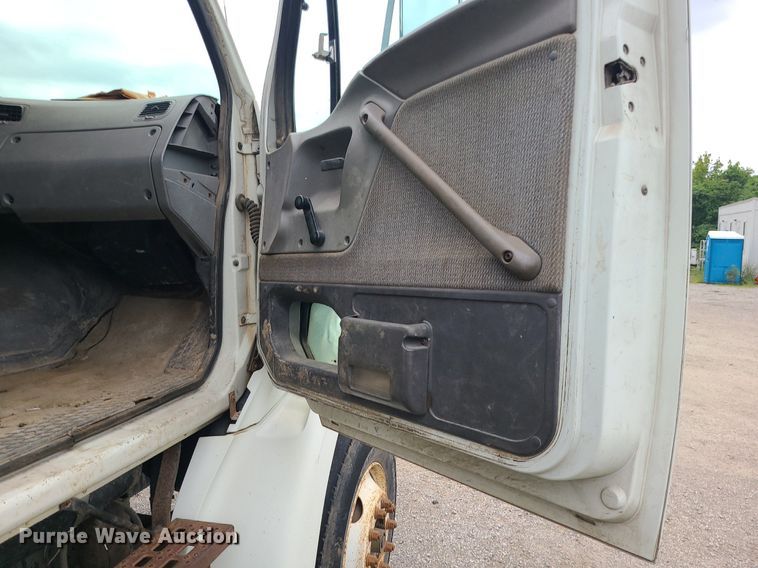 image for item MO9969 1999 Sterling L-Line  dump truck