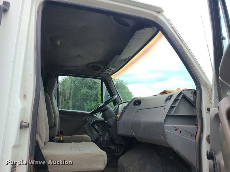 image for item MO9969 1999 Sterling L-Line  dump truck