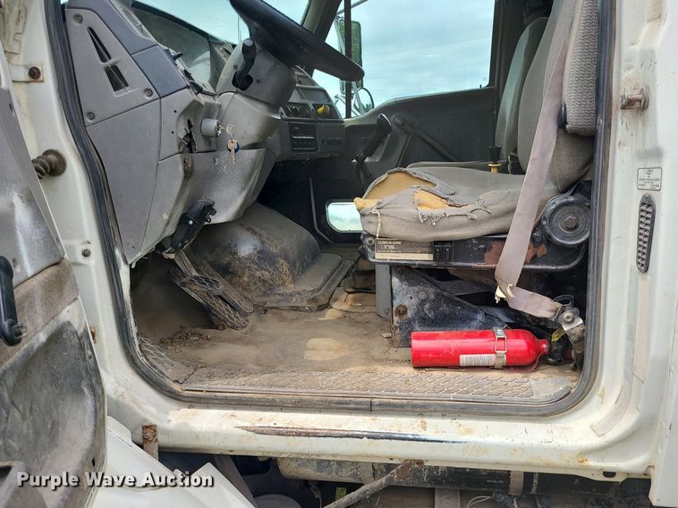 image for item MO9969 1999 Sterling L-Line  dump truck