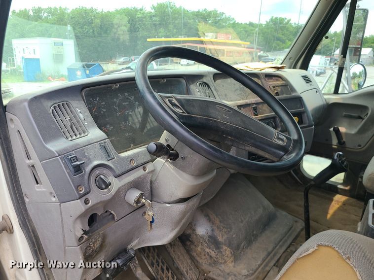 image for item MO9969 1999 Sterling L-Line  dump truck