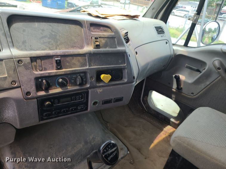 image for item MO9969 1999 Sterling L-Line  dump truck