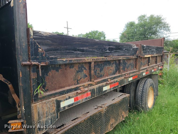 image for item MO9969 1999 Sterling L-Line  dump truck