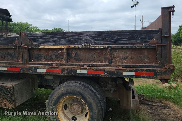 image for item MO9969 1999 Sterling L-Line  dump truck