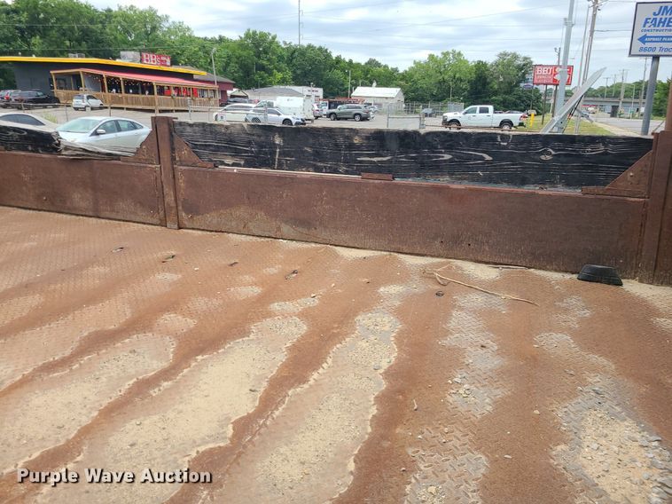 image for item MO9969 1999 Sterling L-Line  dump truck