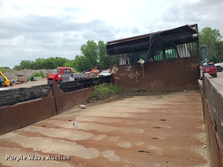 image for item MO9969 1999 Sterling L-Line  dump truck