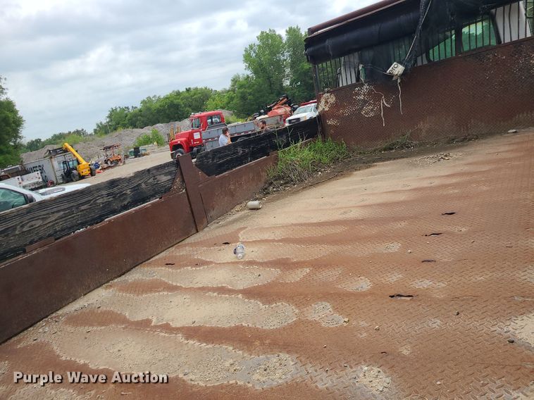 image for item MO9969 1999 Sterling L-Line  dump truck