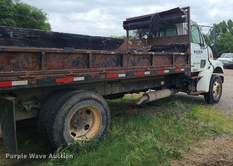 image for item MO9969 1999 Sterling L-Line  dump truck