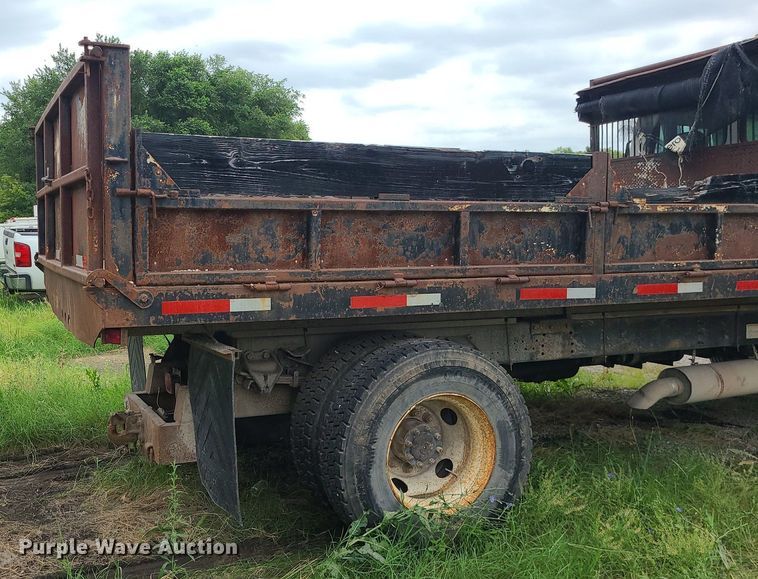 image for item MO9969 1999 Sterling L-Line  dump truck