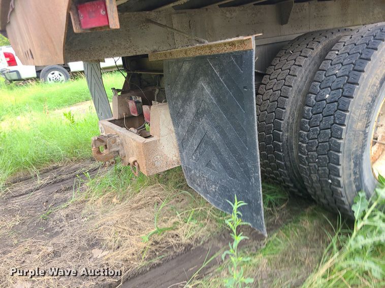 image for item MO9969 1999 Sterling L-Line  dump truck