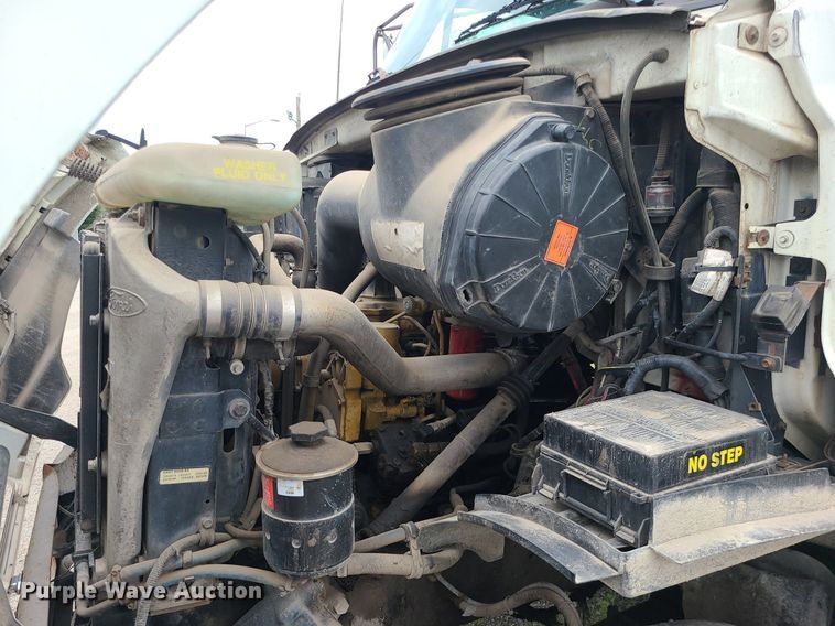 image for item MO9969 1999 Sterling L-Line  dump truck