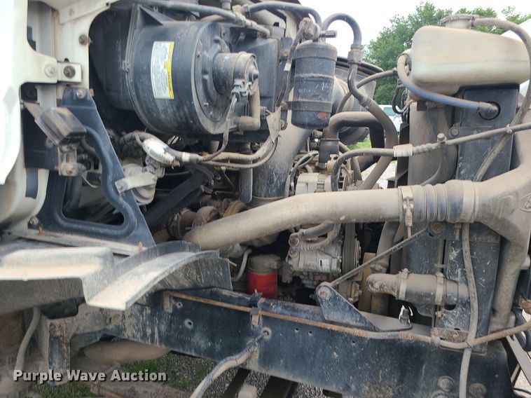 image for item MO9969 1999 Sterling L-Line  dump truck